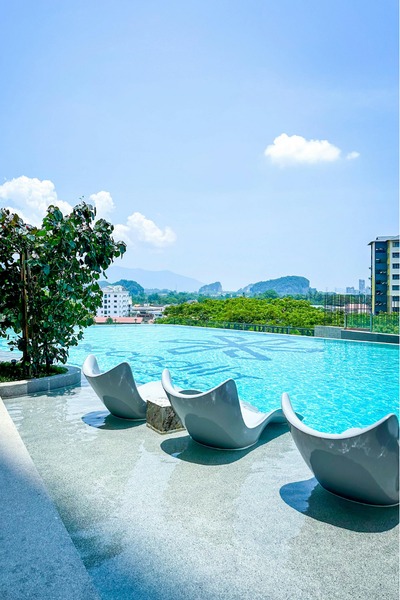 Rooftop Pool T3 Undri